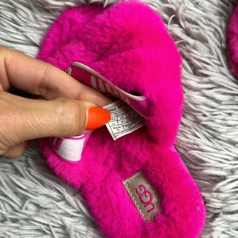 UGG kids fluff yea slide hot pink size 10
